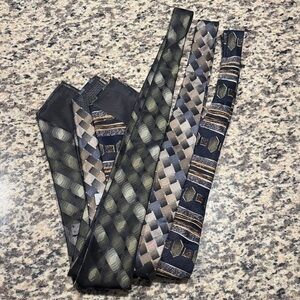 Bundle of 3 Stylish Patterned Tie Set. Like New!